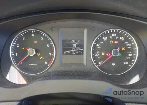 2014 Volkswagen Jetta 1.8T Se z USA, uszkodzony, nr VIN 3VWD07AJ6EM317235